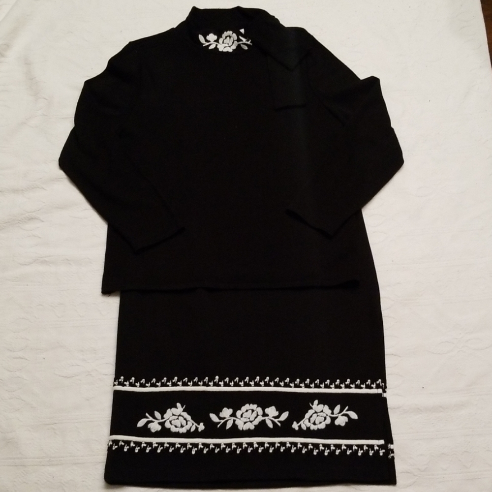 Lennie LNY dress set sweater pencil skirt set.  Black with White Embroidery.